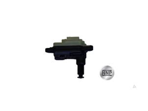 New Tank flap lock motor Volkswagen Golf VIII (CD1) 2.0 GTI 16V Price € 6,05 Inclusive VAT offered by NNP Automotive Group