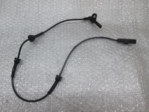 Begagnade ABS-sensor Renault Master III (FV) Pris € 18,15 Inklusive moms erbjuds av NNP Automotive Group