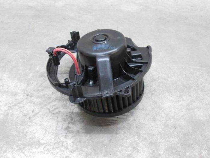 Motor de ventilador de calefactor de un Volkswagen Golf VII (AUA)  2013