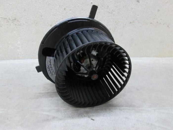 Motor de ventilador de calefactor de un Volkswagen Golf V (1K1)  2005