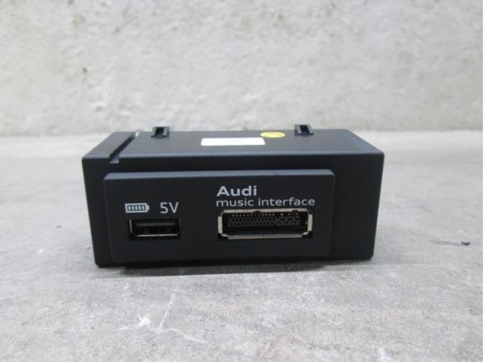 Audi A3 AUX / USB stock | ProxyParts.com