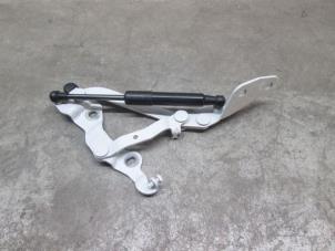 Used Tailgate hinge Audi A3 Cabriolet (8V7/8VE) Price € 18,15 Inclusive VAT offered by NNP Automotive Group