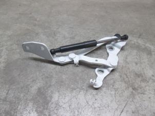 Used Tailgate hinge Audi A3 Cabriolet (8V7/8VE) Price € 18,15 Inclusive VAT offered by NNP Automotive Group