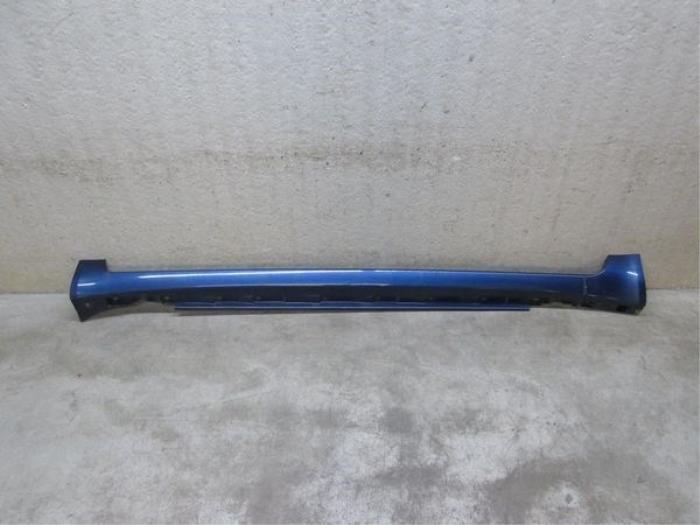 Side skirt, left from a Audi A4 (B6)  2005