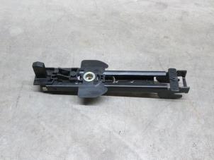 Used Seatbelt feeder left Audi A4 (B6) Price € 12,10 Inclusive VAT offered by NNP Automotive Group