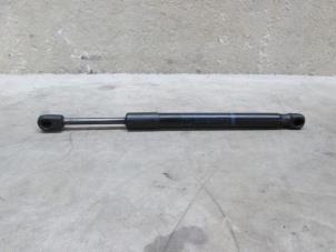 Used Rear gas strut, right Audi A4 (B7) Price € 6,05 Inclusive VAT offered by NNP Automotive Group