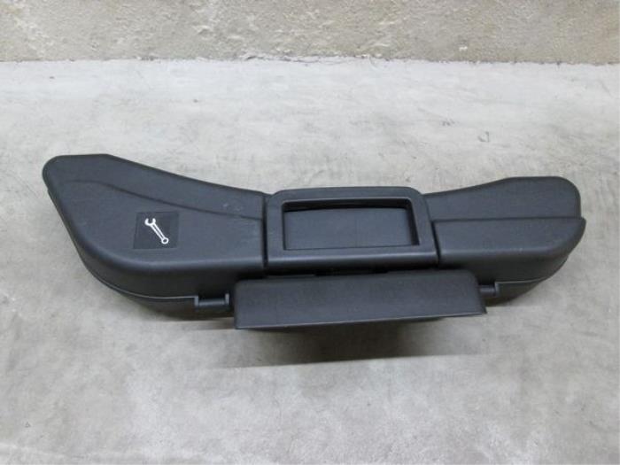 Tool box from a Audi A4 (B7)  2008