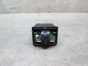 Used Seat heating switch Audi A4 (B7) Price € 18,15 Inclusive VAT offered by NNP Automotive Group