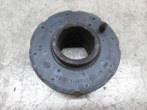 Used Rear spring retainer, left Audi A4 Avant (B8) Price € 3,63 Inclusive VAT offered by NNP Automotive Group