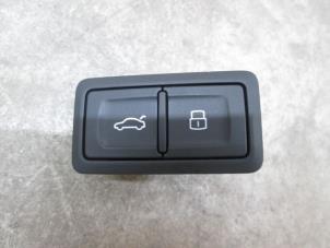 Used Tailgate switch Audi Q7 (4MB/4MG) Price € 18,15 Inclusive VAT offered by NNP Automotive Group