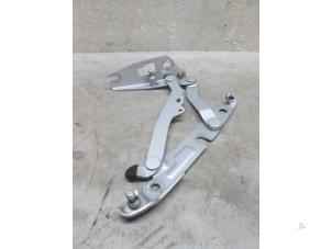 Used Tailgate hinge Audi A6 (C6) Price € 18,15 Inclusive VAT offered by NNP Automotive Group