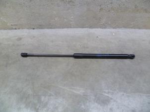 Used Rear gas strut, left Audi A6 Avant (C7) Price € 14,52 Inclusive VAT offered by NNP Automotive Group