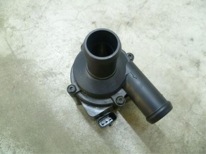 Begagnade Extra vattenpump Audi A6 Avant (C7) 3.0 TDI V6 24V Pris € 30,25 Inklusive moms erbjuds av NNP Automotive Group