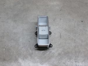 Gebrauchte Schiebedach Schalter Audi A8 (D4) Preis € 24,20 Mit Mehrwertsteuer angeboten von NNP Automotive Group