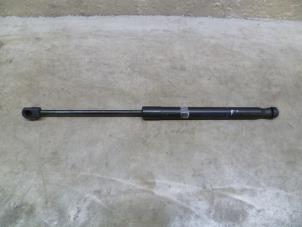 Used Rear gas strut, right Audi TT Roadster (8N9) Price € 14,52 Inclusive VAT offered by NNP Automotive Group