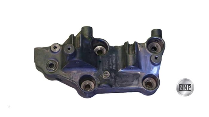 Neuf Support dynamo bas Renault Master III (FV) 2.3 dCi 165 16V FWD Prix € 60,50 Prix TTC proposé par NNP Automotive Group