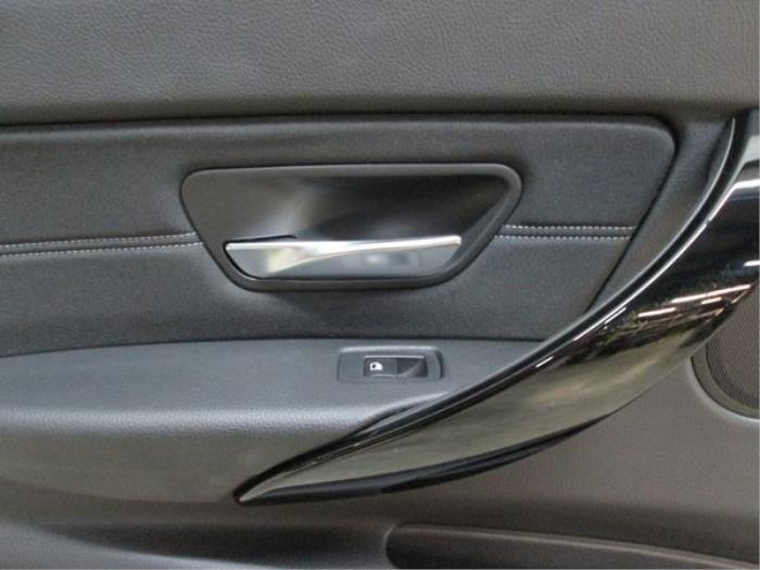 Revêtement portière haut 4portes arrière gauche d'un Alpina B3 Touring (F31)  2014