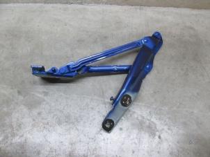 Used Tailgate hinge Volkswagen Beetle (16AE) Price € 18,15 Inclusive VAT offered by NNP Automotive Group