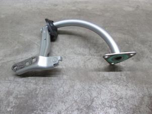 Used Tailgate hinge Volkswagen Passat (3C2) Price € 30,25 Inclusive VAT offered by NNP Automotive Group