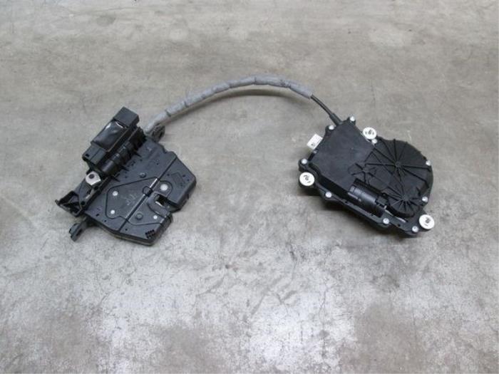 Tailgate lock mechanism BMW X5 51247303443