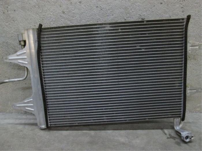 Condensateur clim d'un Volkswagen Polo IV (9N1/2/3)  2002