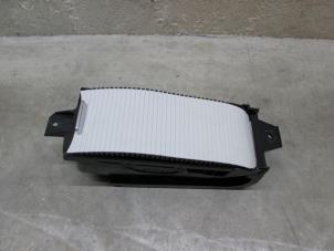 Used Cup holder Volkswagen Golf VI (5K1) Price € 18,15 Inclusive VAT offered by NNP Automotive Group