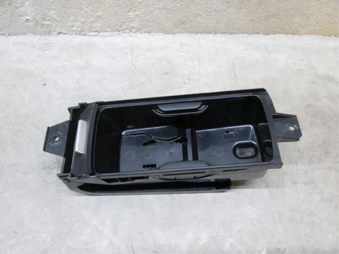 Cup holder from a Volkswagen Golf VI (5K1)  2009