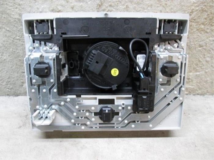 Sensor de temperatura interior de un Volkswagen Polo V (6R)  2015