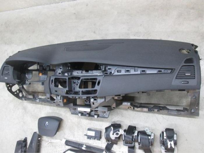 Airbag set + dashboard d'un Renault Laguna III (BT)  2009