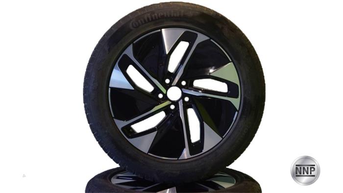 Set of sports wheels + winter tyres from a Volkswagen ID.4 (E21)  2020