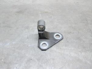 Used Front door hinge, right Volkswagen Passat (362) Price € 6,05 Inclusive VAT offered by NNP Automotive Group