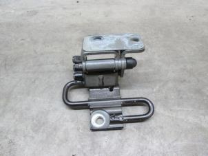 Used Front door hinge, right Volkswagen CC (358) Price € 18,15 Inclusive VAT offered by NNP Automotive Group
