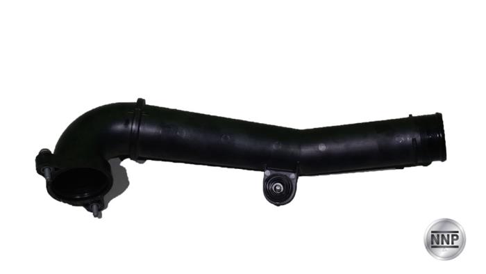 Intercooler Rohr van een Volkswagen Golf VII (AUA) 1.6 TDI BMT 16V 2017