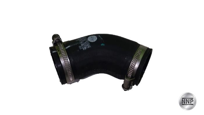 Gebrauchte Intercooler Schlauch Volkswagen Golf VII (AUA) 1.6 TDI BMT 16V Preis € 24,20 Mit Mehrwertsteuer angeboten von NNP Automotive Group
