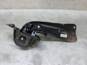 New Rear wishbone, left Volkswagen Touran (1T3) Price € 78,65 Inclusive VAT offered by NNP Automotive Group