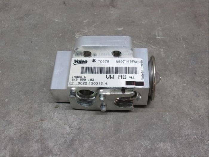AC expansion valve from a Volkswagen Caddy III (2KA,2KH,2CA,2CH)  2014