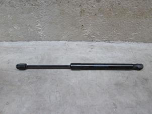 New Rear gas strut, right Volkswagen Up! (121) Price € 12,10 Inclusive VAT offered by NNP Automotive Group