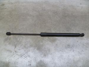 New Rear gas strut, right Volkswagen Tiguan (5N1/2) Price € 18,15 Inclusive VAT offered by NNP Automotive Group