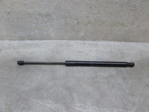 New Rear gas strut, right Volkswagen Golf VII Variant (AUVV) Price € 18,15 Inclusive VAT offered by NNP Automotive Group