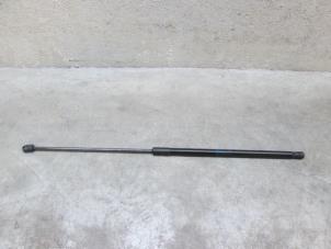 Used Bonnet gas strut, right Volkswagen Passat Variant (365) Price € 12,10 Inclusive VAT offered by NNP Automotive Group