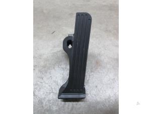 Used Accelerator pedal Volkswagen Eos (1F7/F8) Price € 18,15 Inclusive VAT offered by NNP Automotive Group