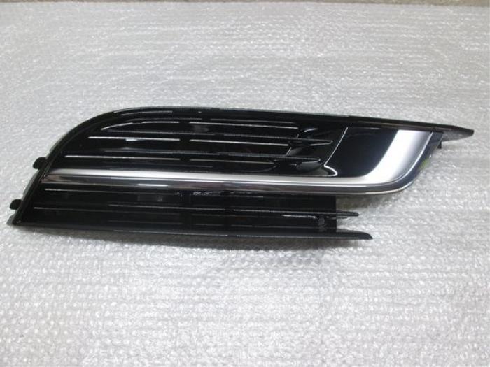 Nowe Grill Volkswagen CC (358) Cena € 42,35 Z VAT oferowane przez NNP Automotive Group