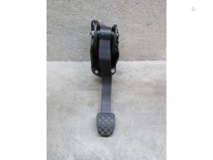 Used Clutch pedal Volkswagen Passat Variant (365) Price € 36,30 Inclusive VAT offered by NNP Automotive Group