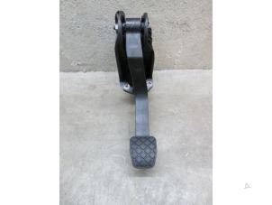 Used Clutch pedal Volkswagen Passat Variant (365) Price € 36,30 Inclusive VAT offered by NNP Automotive Group
