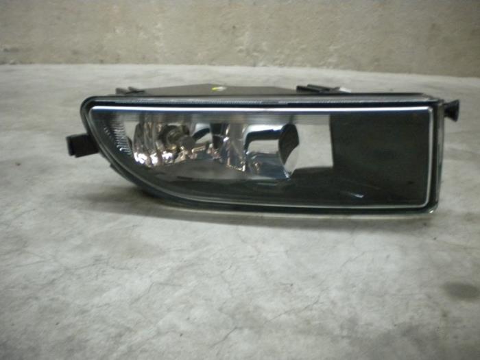 Fog light, front right from a Volkswagen Beetle (16AB)  2013