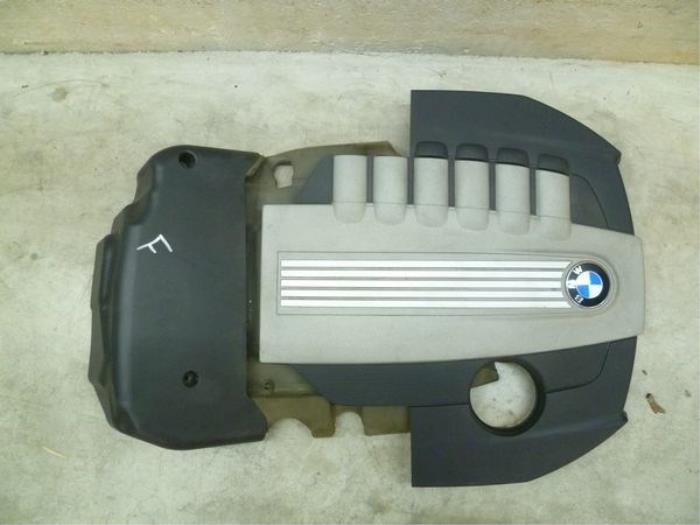 Chapa protectora motor de un BMW X6 (E71/72)  2010
