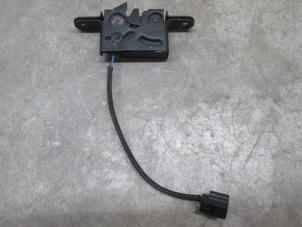 Used Bonnet lock mechanism Renault Master IV (FV) Price € 30,25 Inclusive VAT offered by NNP Automotive Group
