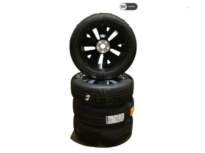 Set of sports wheels + winter tyres from a Volkswagen Tiguan (AD1)  2022