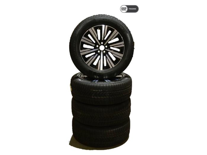 Set of sports wheels + winter tyres from a Volkswagen Touareg  2022