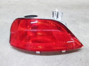 Used Rear bumper reflector, right Renault Megane IV Estate (RFBK) Price € 60,50 Inclusive VAT offered by NNP Automotive Group